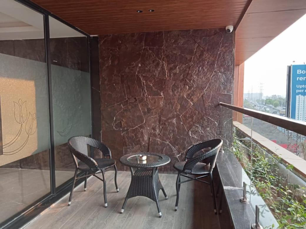 Hotel Tulips Grand Hyderabad Exterior photo